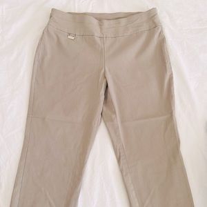 Khaki Capri dress pants!